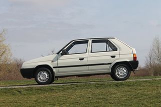 Zpověď „autobazárníka“ z předlistopadové Prahy: Uplácelo se běžně, byly to žně